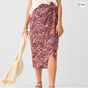 Faherty Floral Skirt in Red and Pink
